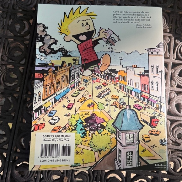 Vintage The Essential Calvin and Hobbes Book by Bill Watterson. Like New! - Picture 2 of 9
